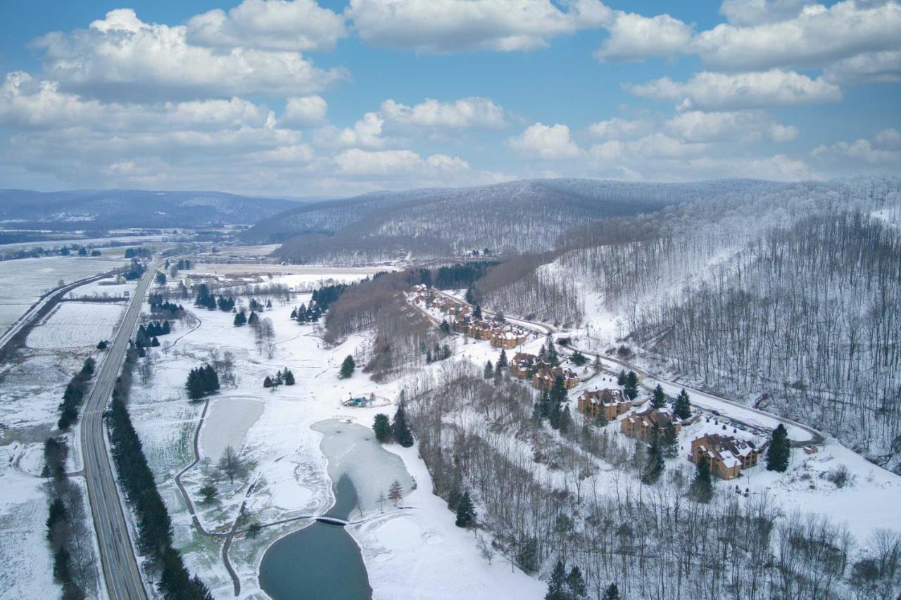 Ski-Inandout And Golf Condo With Aandc At Holiday Valley! Ellicottville Eksteriør bilde
